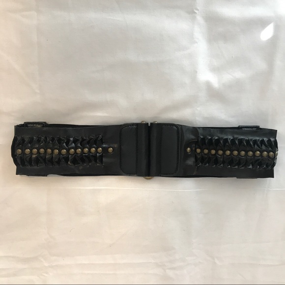 Gold/Black Studded belt - Picture 2 of 4